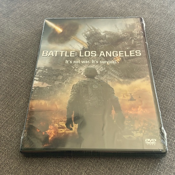 Battle: Los Angeles DVD - Picture 1 of 2